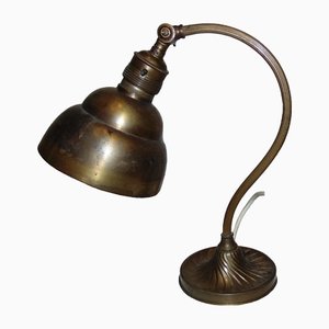 Lámpara de mesa de latón, década de 1890