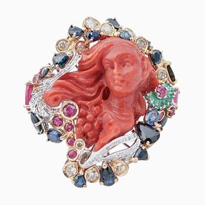 Anello in oro bianco e rosa con corallo, zaffiri, rubini, smeraldi, 14 carati, anni '50