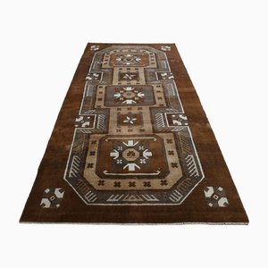 Alfombra de pasillo Kilim Oushak turca vintage en marrón