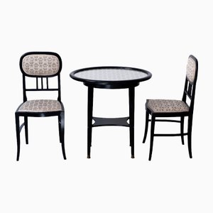 Jugendstil Stühle und Tisch von Josef Hoffmann für Thonet, 1890er, 3er Set