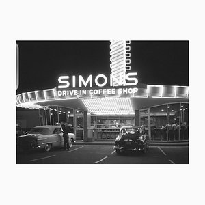 Getty Archive Photographer, Drive-In Coffee Shop, 20. Jahrhundert, Fotodruck