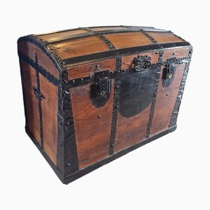 Baúl de viaje español de madera y hierro, siglo XIX