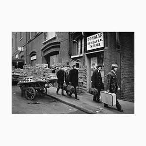 Terry O'Neill, Rolling Stones in Soho, London, 1964, Silbergelatine Druck