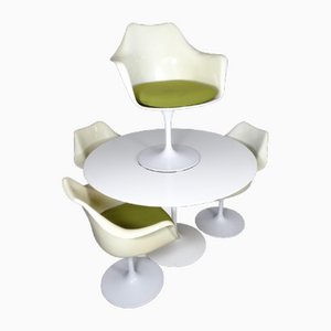 White Tulip Table & Armchairs Fitted with Green Cushions by Eero Saarinen for Knoll Inc. / Knoll International, 1960s, Set of 5