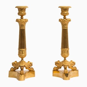 Antike französische Kerzenständer aus gemeißelter goldener Bronze, 1800er, 2er Set