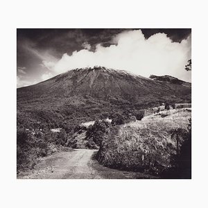 Fotografía en blanco y negro de Hanna Seidel, paisaje volcánico ecuatoriano, años 60