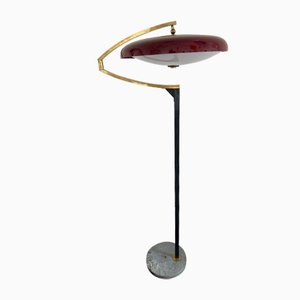 Italienische Mid-Century Messing Stehlampe aus rotem Acrylglas, 1950er