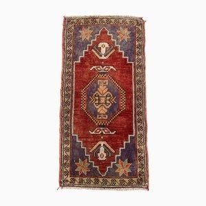 Kleiner türkischer Vintage Teppich
