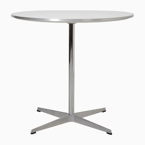 Table de Café Blanche par Arne Jacobsen pour Fritz Hansen, 2000s