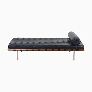 Sofá cama Barcelona de cuero negro de Ludwig Mies Van Der Rohe