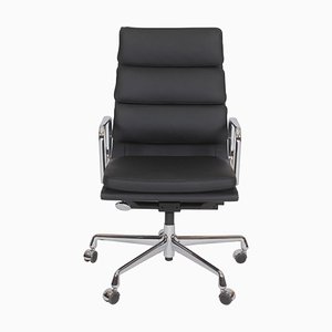 Sedia da ufficio EA-219 in pelle nera di Charles Eames per Vitra, anni '60