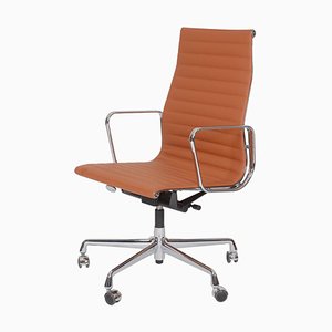 Cognacfarbener EA-119 Bürostuhl aus Leder von Charles Eames für Vitra