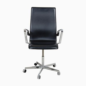 Medium High Back and Original Black Leather Oxford Office Chair by Arne Jacobsen