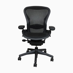 Silla de oficina Aeron talla B negra de Herman Miller