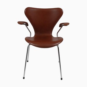 Chaise 3207 en Cuir Moka par Arne Jacobsen pour Fritz Hansen