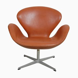 Swan Chair aus cognacfarbenem Leder von Arne Jacobsen für Fritz Hansen