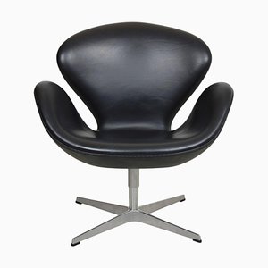 Swan Chair aus schwarzem Leder von Arne Jacobsen für Fritz Hansen