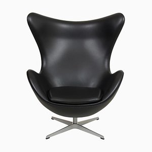 Egg Chair in Black Aniline Leather by Arne Jacobsen for Fritz Hansen