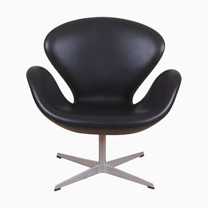 Swan Chair aus schwarzem Anilinleder von Arne Jacobsen für Fritz Hansen