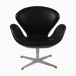 Swan Chair aus schwarzem Leder von Arne Jacobsen für Fritz Hansen