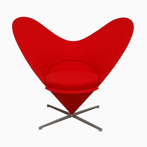 Sedia Heart in tessuto rosso di Verner Panton per Vitra