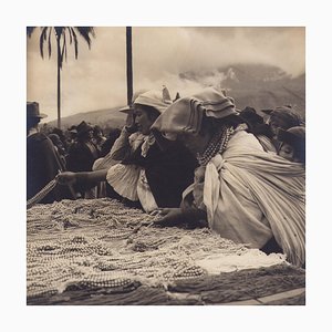 Hanna Seidel, Ecuadorian People at Market, años 60, fotografía en blanco y negro