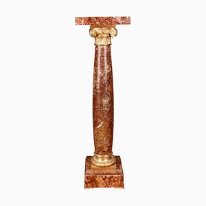 Pilar o columna ornamental de mármol estilo clasicista, siglo XX