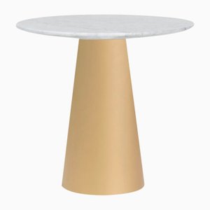 Mesa de centro con bandeja de mármol de Carrara y madera lacada en dorado de BDV Paris Design Furnitures