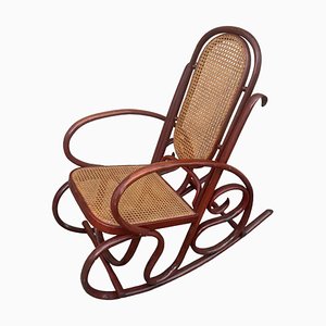 Sedia a dondolo in faggio di Michael Thonet