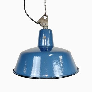 Industrielle Fabriklampe aus blauer Emaille mit Gusseisenplatte, 1960er
