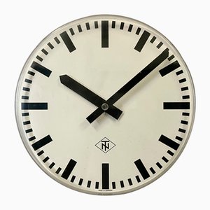 Reloj de pared industrial de vidrio acrílico de Tn, años 60