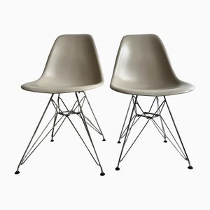 Sedie Eiffel DSR grigio chiaro di Eames, set di 2