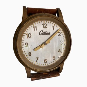 Pubblicità di un orologio da polso grande di Certina, Svizzera