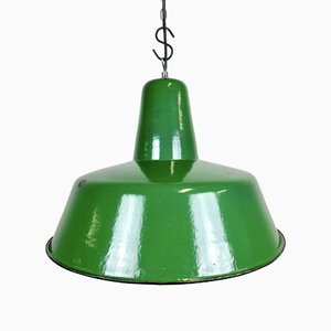 Industrielle Fabriklampe aus grüner Emaille, 1960er