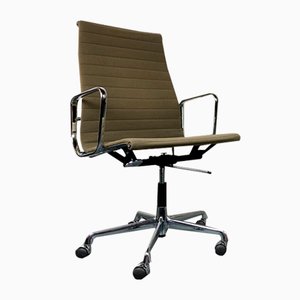 Aluminum Ea 119 Chair by Charles & Ray Eames for Herman Miller