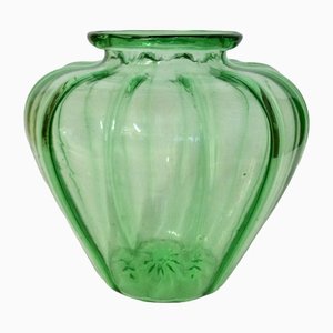 Jarrón de vidrio soplado verde brillante de Giacomo Cappellin, Murano, años 30