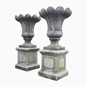 Concrete La Tulipe Garden Vases and Columns