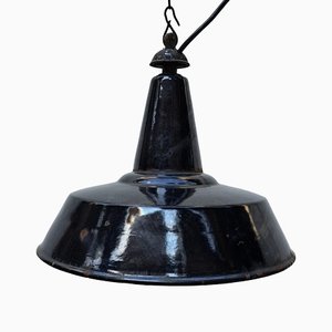 Lámpara colgante italiana industrial de hierro esmaltado en negro, años 50