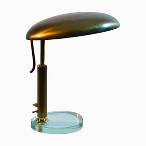 Lámpara de escritorio italiana moderna de latón con base de vidrio, años 50