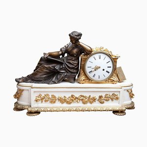 Horloge de Cheminée Statuaire Néoclassique en Marbre Doré et Doré, France