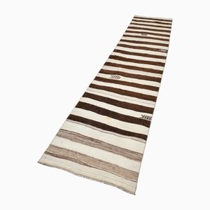 Long Tapis de Couloir Kilim Marron et Beige, 1962