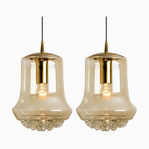 Lámparas colgantes de vidrio ahumado marrón y latón atribuidas a Peill & Putzler, años 60. Juego de 2
