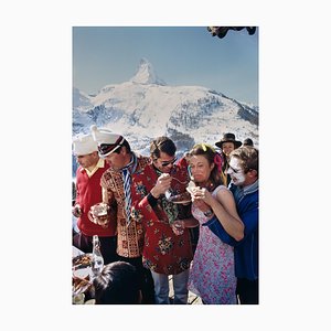 Slim Aarons, Zermatt Skiing, 1980, Stampa fotografica