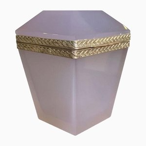Caja con bisagras de cristal de Murano lila con tapa facetada y borde de metal plateado, años 50