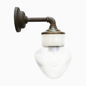 Vintage Wandlampe aus Milchglas, Messing & Gusseisen