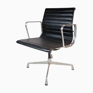 Chaise de Bureau Modèle EA-108 par Charles & Ray Eames, 1980