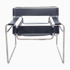 Black Leather Wassily Armchair by Marcel Breuer for Knoll Inc. / Knoll International