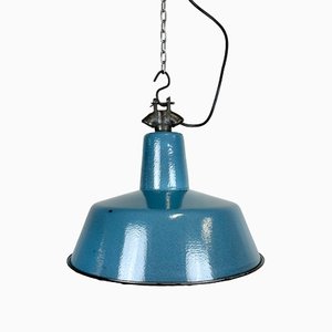 Industrielle Fabriklampe aus blauer Emaille mit Gusseisenplatte, 1960er