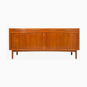 Credenza Mid-Century in teak con ante scorrevoli di Arne Hovman Olsen per Mogens Kold