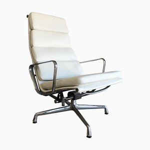 Silla de escritorio Ea 222 / Ea 124 de cuero blanco de Eames para Vitra